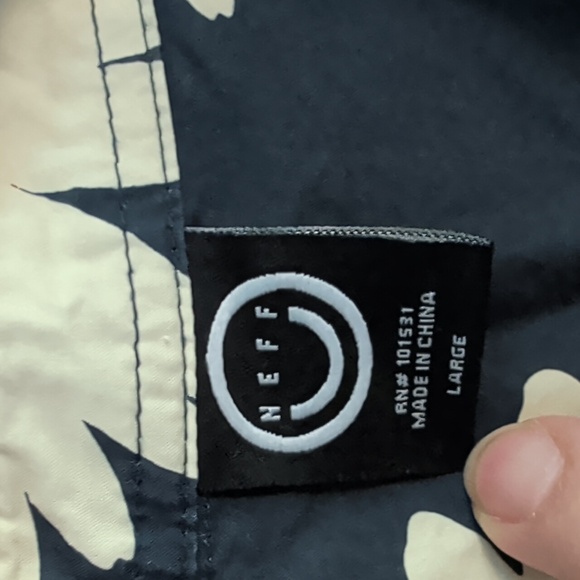 Neff Happy Smiley Face Flower Summer Daisy Floral Button Shirt - Picture 3 of 6